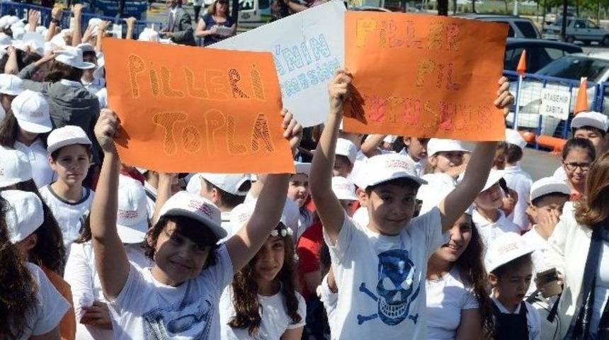 En &Ccedil;ok &Ccedil;ocukla En &Ccedil;ok Atık Pil Toplama Rekoru Kırıldı