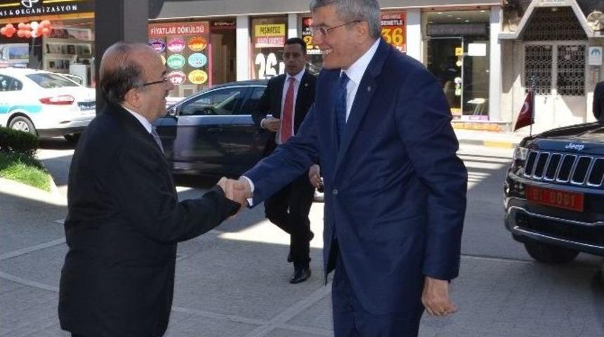 Başkan G&uuml;mr&uuml;k&ccedil;&uuml;oğlu, Bakan İpek&rsquo;ten Trabzon İ&ccedil;in 3 Talepte Bulundu