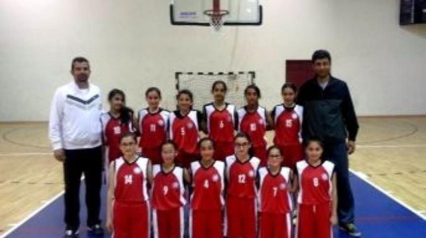 Yıldız Kızların Basketbol Takımı İlk Lig Ma&ccedil;ına Hızlı Başladı