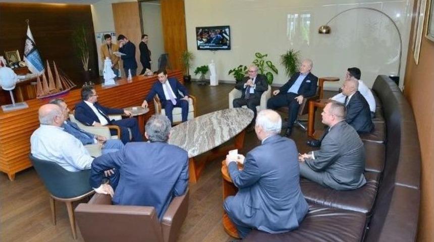 Başkan Saka, Başkan Hazinedar&rsquo;ı Ziyaret Etti