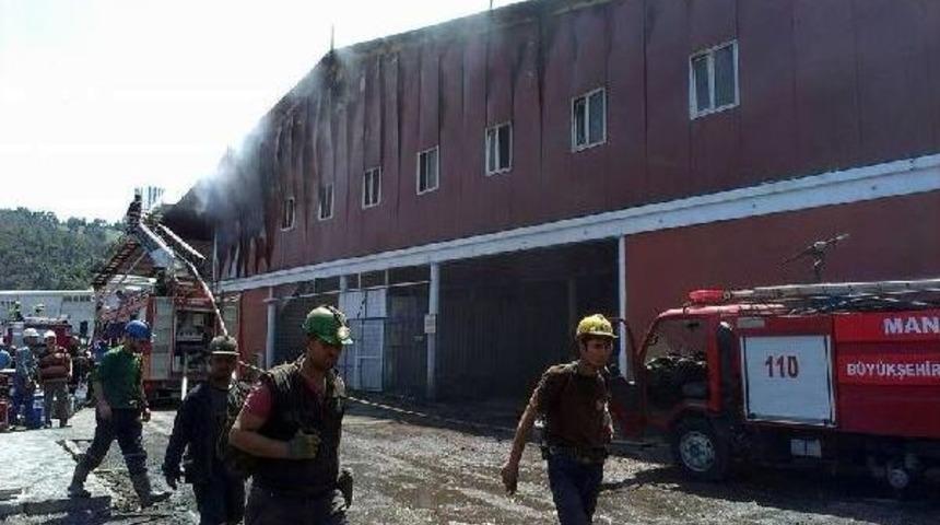 Soma'da Maden Ocağı Idare Binasında Yangın (2) - Yeniden