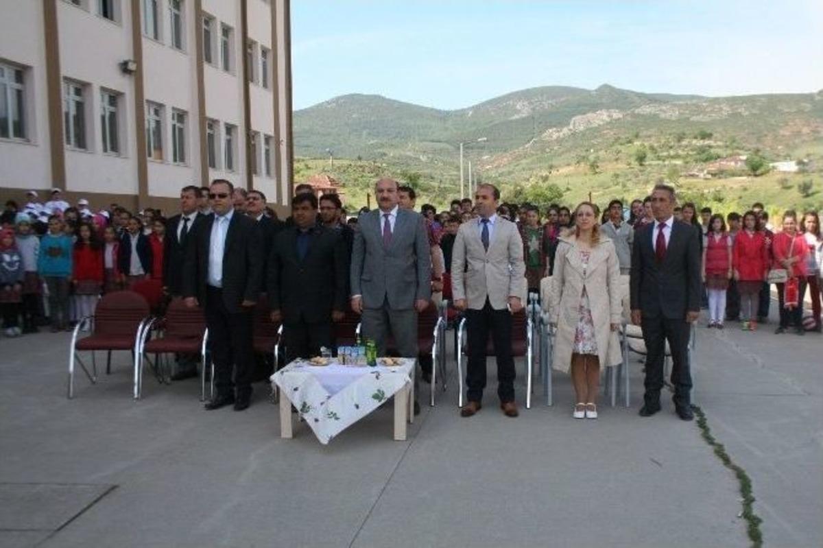 Osmaneli Cumhuriyet Ortaokulu T&uuml;bitak Bilim Fuarını A&ccedil;tı