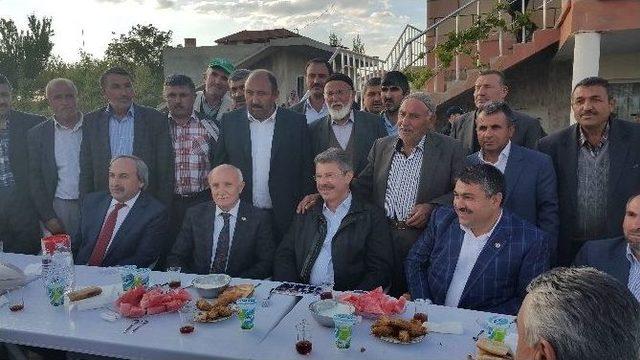 Ak Parti Milletvekili Ve Adayı Karayel Çiftçilerle Buluştu