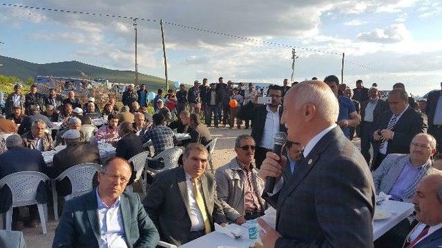 Ak Parti Milletvekili Ve Adayı Karayel Çiftçilerle Buluştu