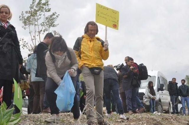 Avrupalı Öğretmen Ve Öğrenciler, Yüksekova'da Temizlik Yaptı