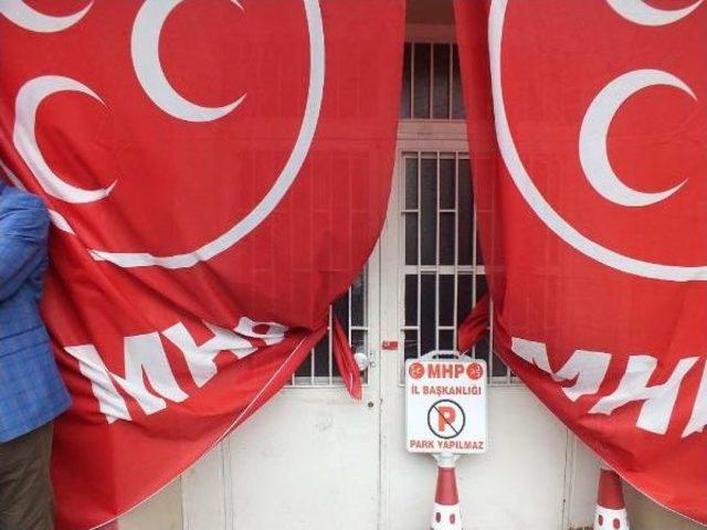 Rize'de Mhp Seçim Bürosu'na Mühürün Faturası Zabıta Müdürü’Ne Kesildi