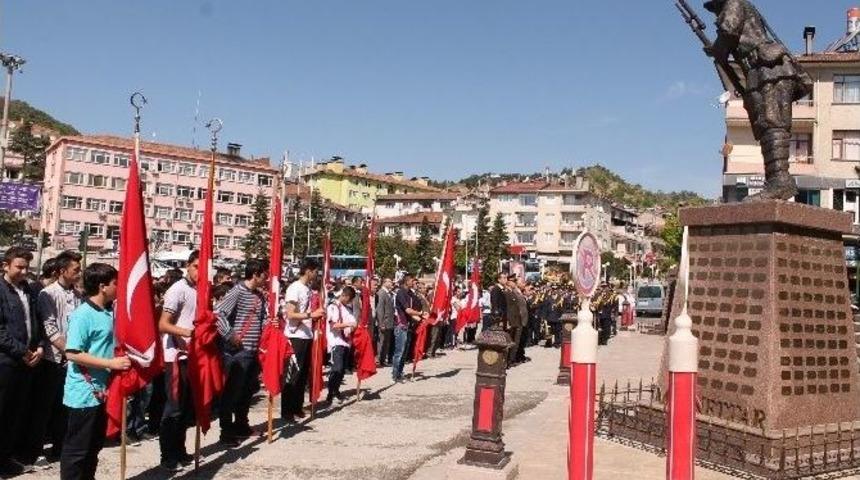 Tosya&rsquo;da Bando Eşliğinde Yapılan "gen&ccedil;lik Y&uuml;r&uuml;y&uuml;ş&uuml;" İlgi G&ouml;rd&uuml;