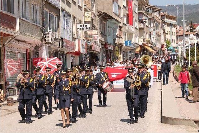 Tosya’da Bando Eşliğinde Yapılan 