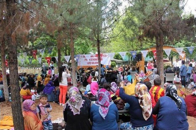 Mikro Kredi Alan Kadınların Piknik Keyfi 1