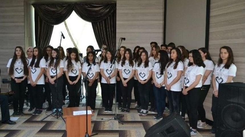 &Ouml;ğrencilerden &rsquo;madde Bağımlılığına Hayır&rsquo; M&uuml;zik Dinletisi