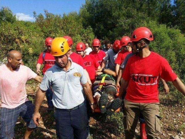 Alanya&rsquo;da Paraş&uuml;t Kazası: 2 Yaralı 1