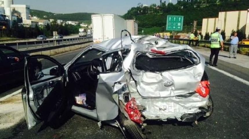 Tem'in Dilovası Ge&ccedil;işinde Kaza: 1 &Ouml;l&uuml;, 4 Yaralı