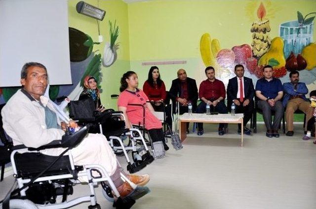 Engelliler Minik &Ouml;ğrenciler İle Buluştu 1