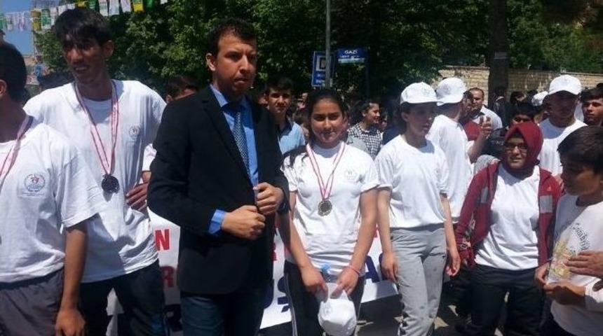 Silvan&rsquo;da Gen&ccedil;lik Haftası Y&uuml;r&uuml;y&uuml;ş&uuml;