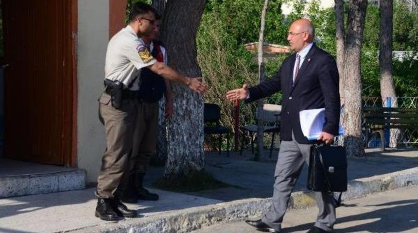 Chp'li Tanal, Tır Aramasıyla Ilgili Tutuklanan Savcılarla Cezaevinde G&ouml;r&uuml;şt&uuml;