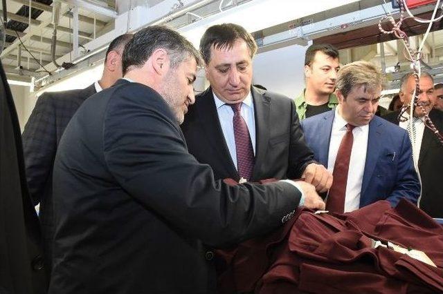 Osb’de Fabrikalar Peş Peşe Açılıyor