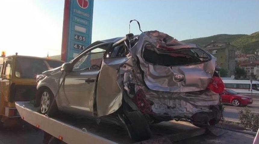 Tem&rsquo;de Feci Kaza: 1 &Ouml;l&uuml; 4 Yaralı