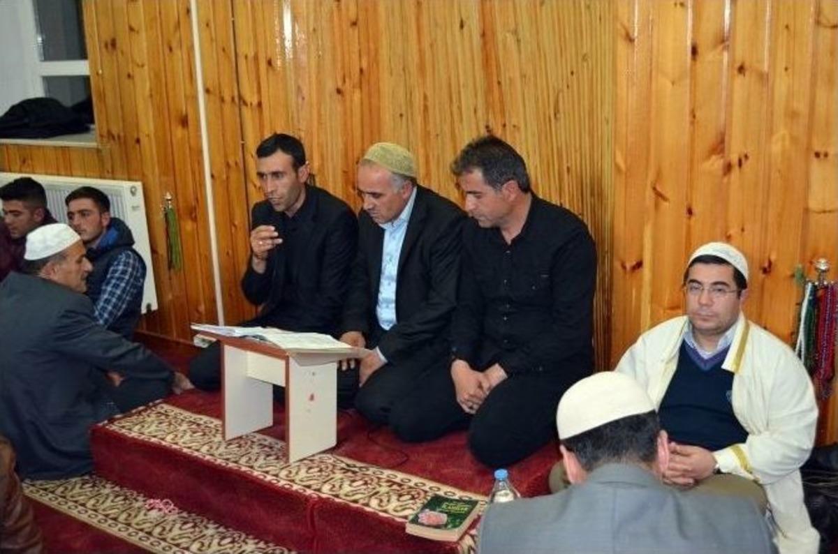 Mira&ccedil; Kandili Adilcevaz&rsquo;da Coşkuyla Kutlandı