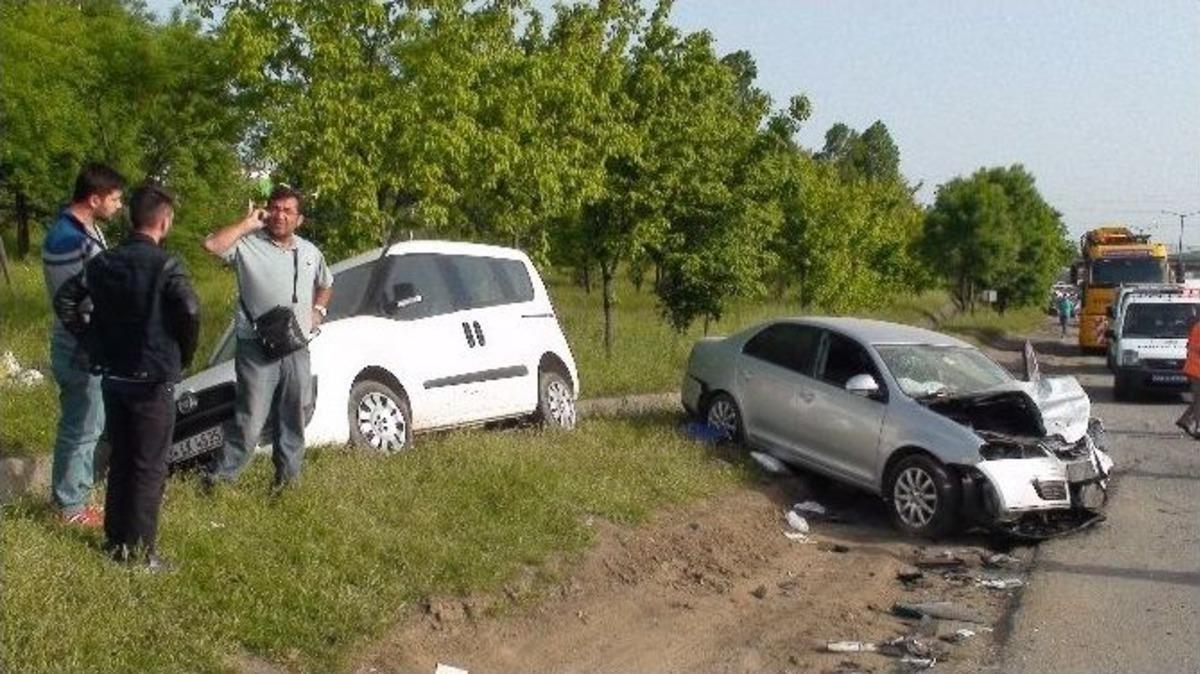 Tem Otoyolu&rsquo;nda Zincirleme Trafik Kazası: 5 Yaralı