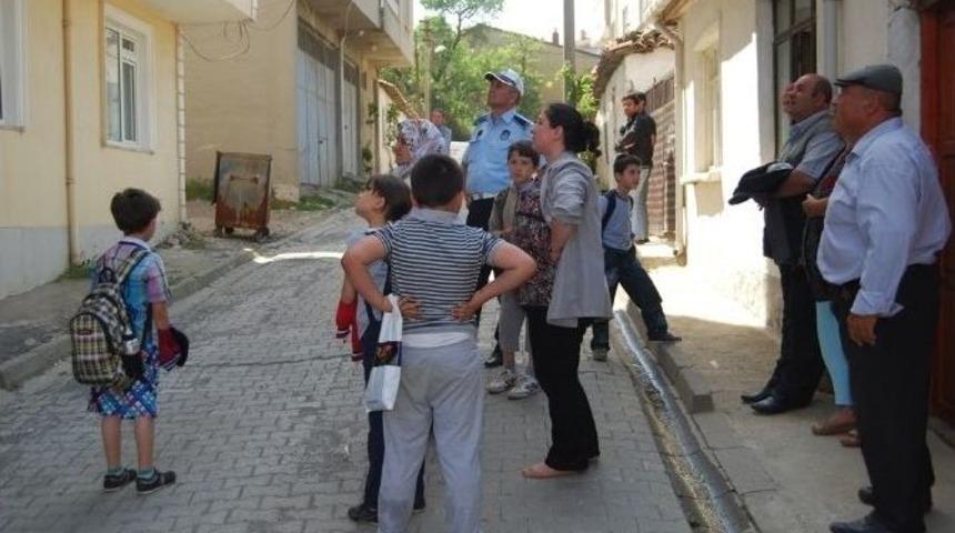 Hırsız Ev Sahibiyle Karşılaştı