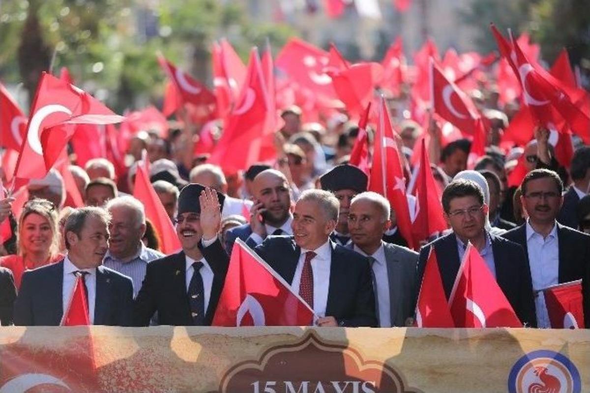 Denizlililer 15 Mayıs Ruhunu Yeniden Yaşadı
