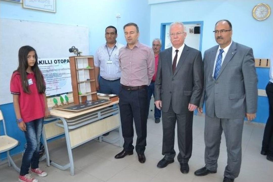 Kaymakam G&uuml;ven, Bilim Fuarını Ziyaret Etti
