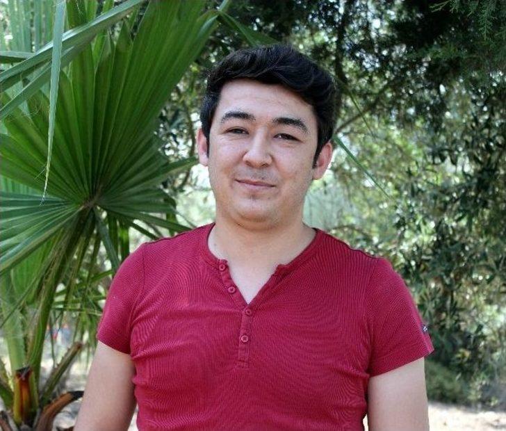 Yolunu Kaybeden Hintli Kuş, Antalya’da Yaralı Olarak Bulundu G4