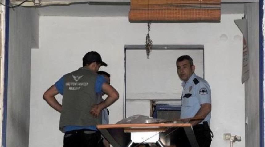 Antalya'da T&uuml;p Patladı: 2 Yaralı