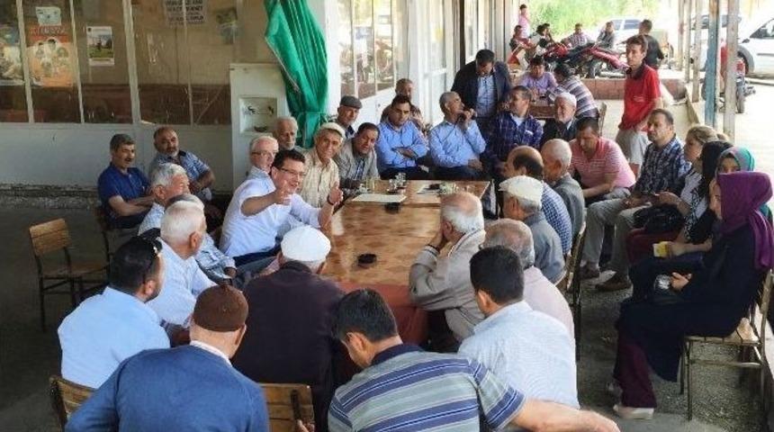 Ak Parti Adayı Uslu, &Ccedil;ocuk Yıllarının Ge&ccedil;tiği Mahallede Dostlarıyla Buluştu