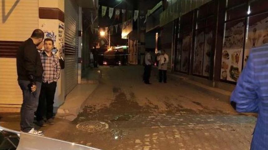 Ergani'de Ak Parti Se&ccedil;im B&uuml;rosu Yakınına Ses Bombası Atıldı