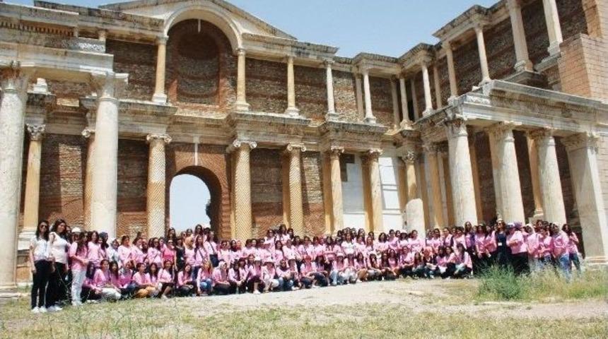 Gen&ccedil;lik Ve Spor Bakanlığı, Gen&ccedil;leri Kamplarda Buluşturuyor