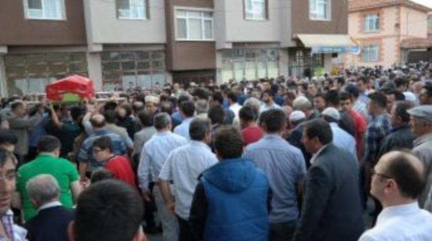 İspanya&rsquo;da Hayatını Kaybeden Okul M&uuml;d&uuml;r&uuml; Toprağa Verildi