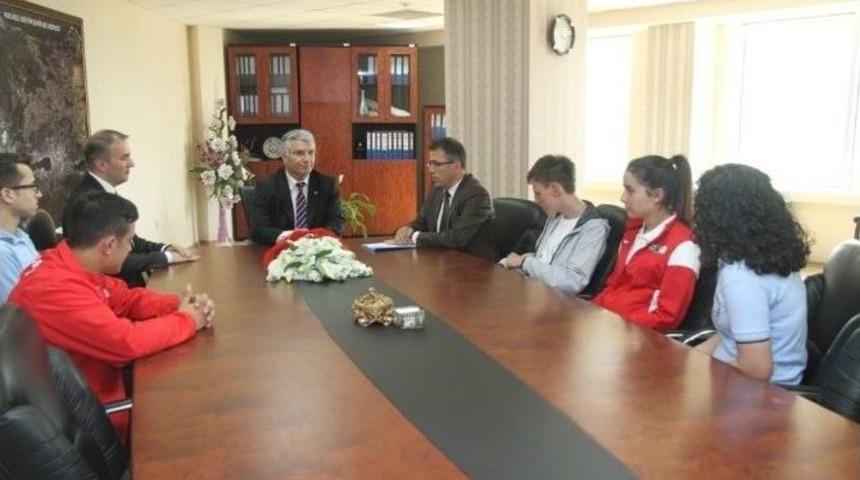 Gen&ccedil;lik Spor&rsquo;dan Başkan Vekili &Ouml;zak&rsquo;a Ziyaret