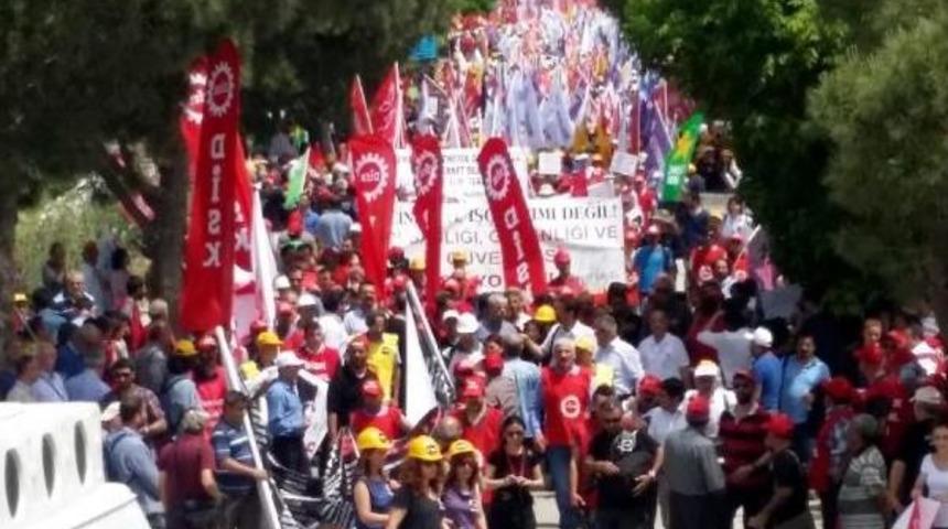 Soma'da Iş&ccedil;i, Memur Ve Stk &Uuml;yeleri 301 Madenci I&ccedil;in Y&uuml;r&uuml;d&uuml;
