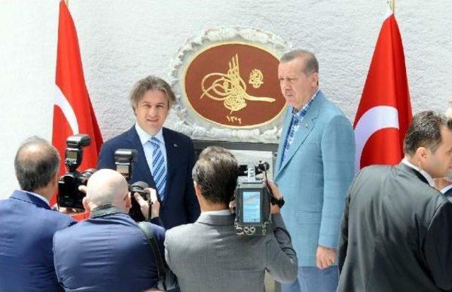 Cumhurbaşkanı 2'inci Abdülhamit'in Tuğrasını Inceledi