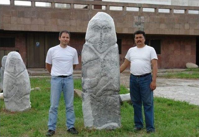 G&uuml;neş Vakfı&rsquo;nda &ldquo;g&ouml;kt&uuml;rklerde G&ouml;m&uuml; Adetleri&rdquo; Konferansı 2