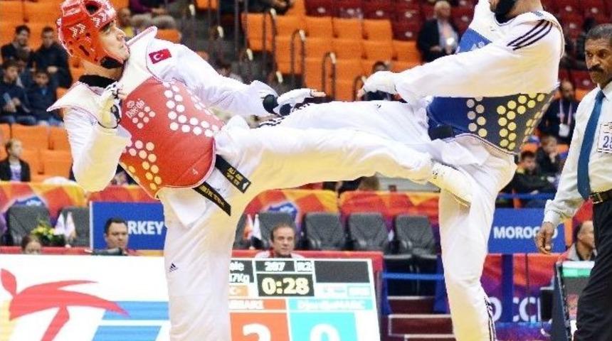 D&uuml;nya Tekvando Şampiyonası&rsquo;nda Nafia Kuş Yarı Final Ma&ccedil;ına &Ccedil;ıkıyor