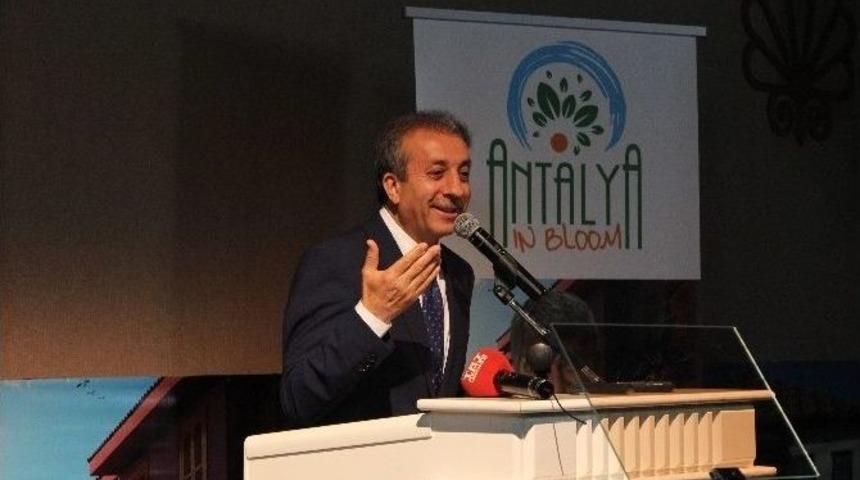 Bakan Eker: "t&uuml;rkiye İstikrarı Kaybettiğinde Kaoslar Meydana Geldi"