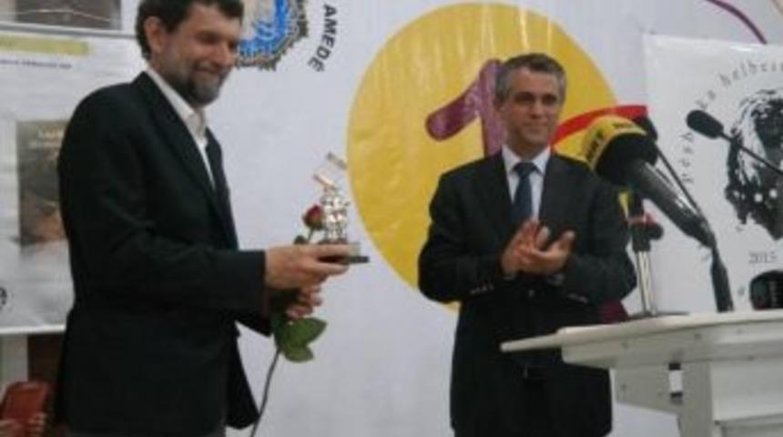 Diyarbakır Kitap Fuarı&rsquo;nda Arjen Arin Şiir Yarışması &Ouml;d&uuml;l&uuml; Verildi