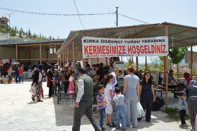 Kırka’da Öğrenci Yurdu Yararına Kermes