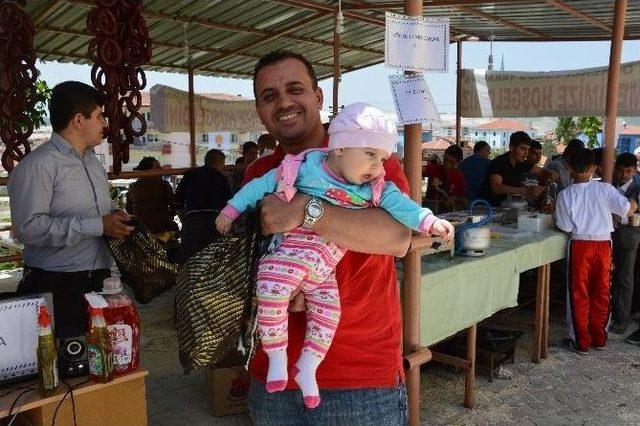 Kırka’da Öğrenci Yurdu Yararına Kermes