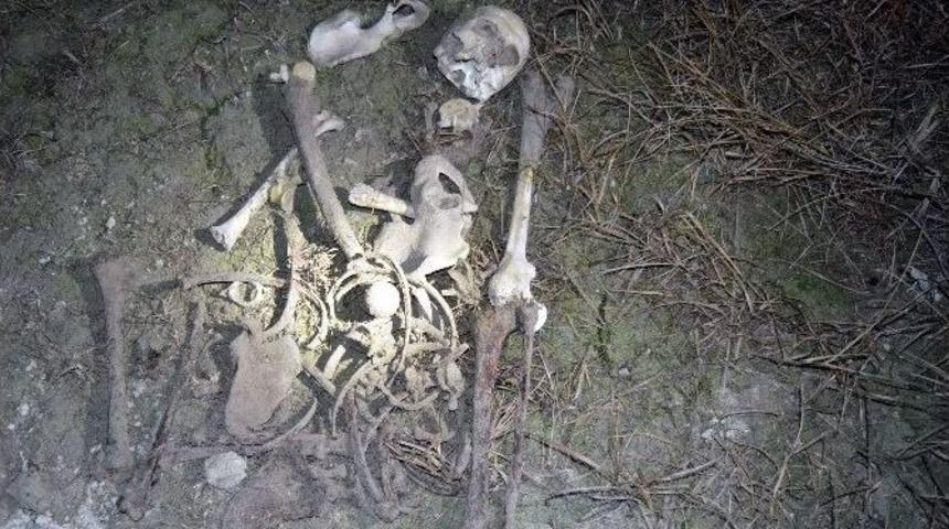 G&ouml;lde Bulunan İnsan İskeletinin Esrarı S&uuml;r&uuml;yor