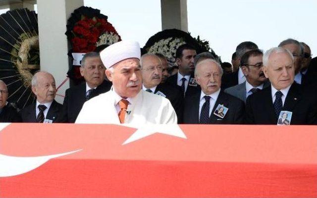 Oktay Ekşi nin Eşi Prof.dr. Aysel Ekşi nin Cenazesi Ordu ya G&ouml;nderildi 2