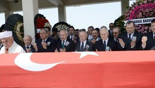 Oktay Ekşi nin Eşi Prof.dr. Aysel Ekşi nin Cenazesi Ordu ya G&ouml;nderildi 3