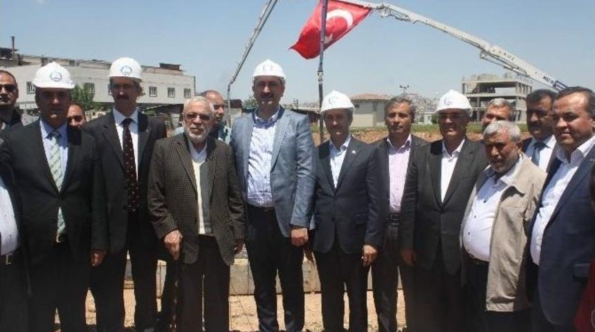 &Uuml;naldı Camii&rsquo;nin Temeli Atıldı