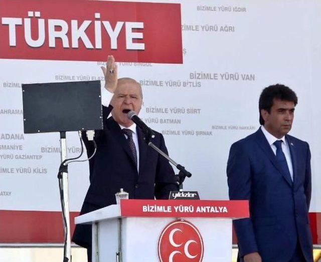 Antalya'da Konuşan Bahçeli: Kaçınız Bir Hafta Tatil Yapabildi?