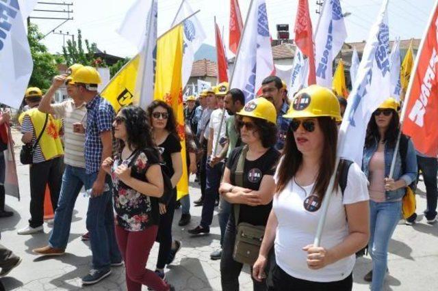 Soma'da Işçi, Memur Ve Stk Üyeleri 301 Madenci Için Yürüdü (2)