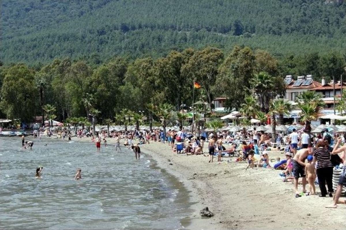 Akyaka Sahiline Yerli Turist Akını