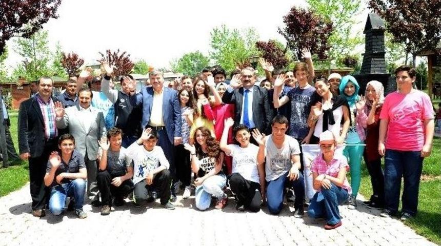 Başkan Aky&uuml;rek, Engellilerle Piknikte Bir Araya Geldi