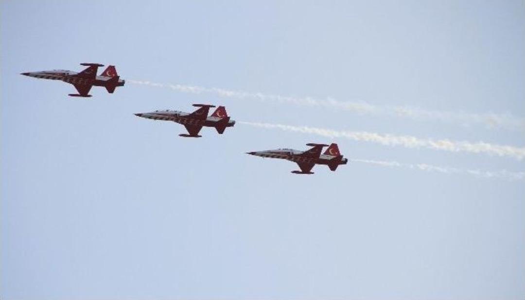 T&uuml;rk Yıldızları&rsquo;ndan Prova